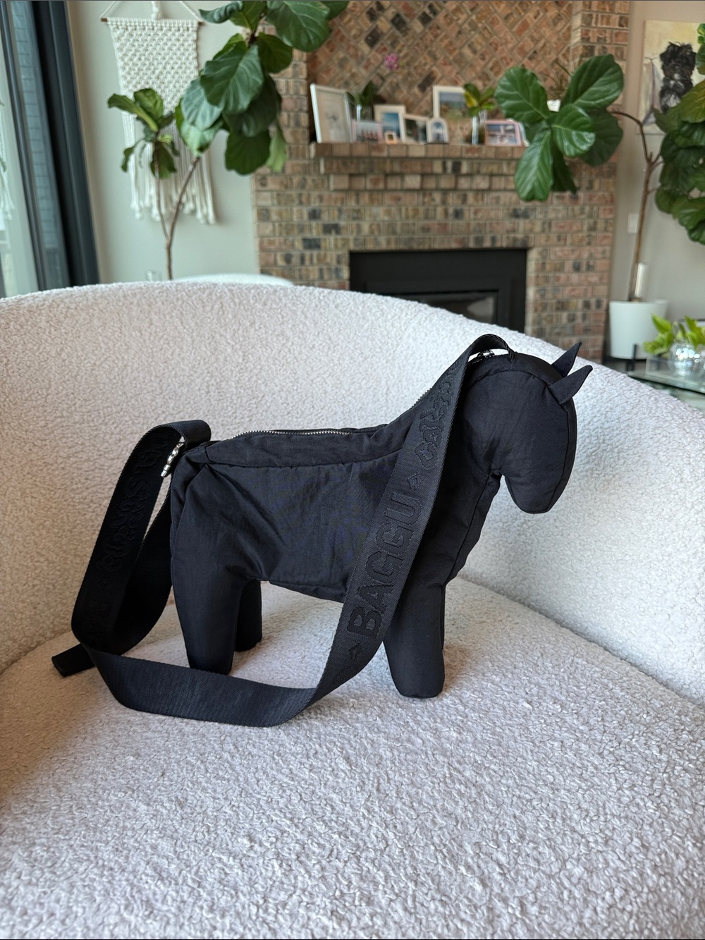 BAGGU x Collina Strada Horse Bag Crossbody Black NWOT - Picture 3 of 16